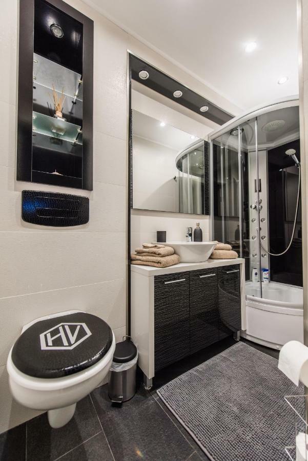 H & V Residence - Bungalow Apartment Arad Eksteriør billede